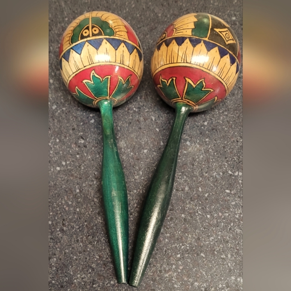 9 1/2" x 3" Hand Painted Mexican Castanets 2000